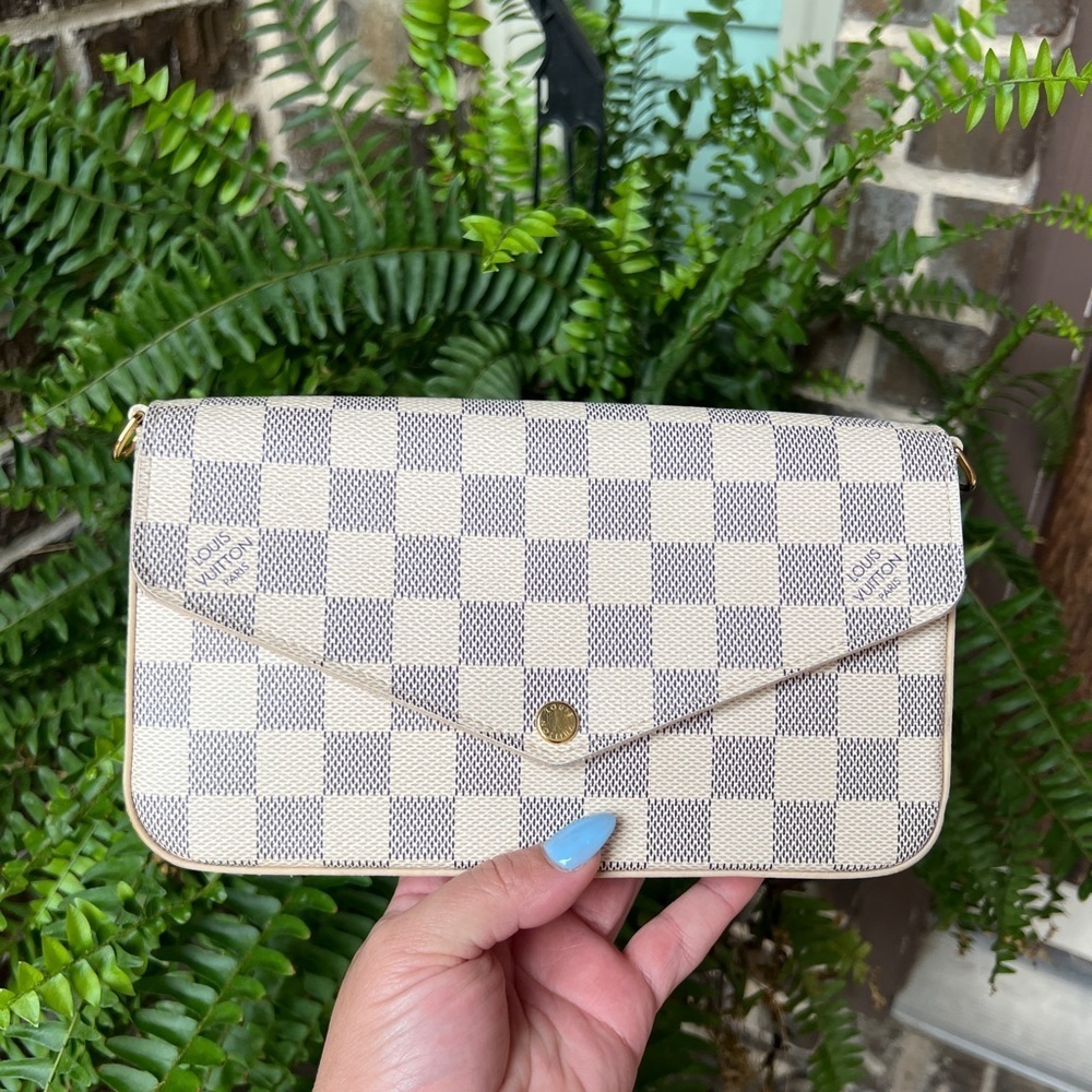 $1200 🅿️🅿️ - Authentic Louis Vuitton Felicie - Picture 4 of 7
